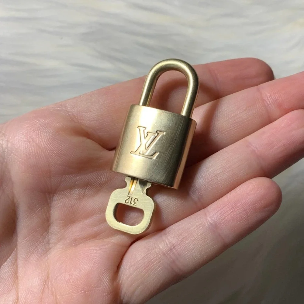 Louis Vuitton lock and key set Authentic DIY Necklace vintage brass - Picture 1 of 4
